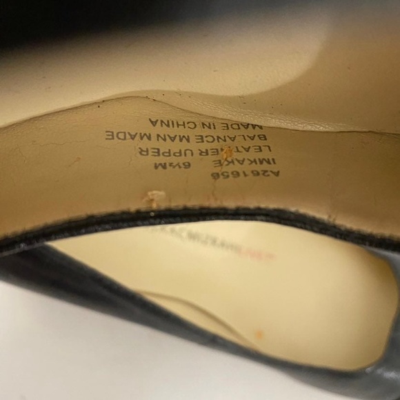 Isaac Mizrahi Live Women's 6M Imkake Black White Cap Toe Pumps Heels - Picture 6 of 7